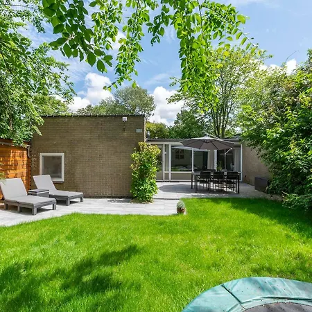 In Sint Maartenszee Near The Сasa de vacaciones Sint Maartensvlotbrug